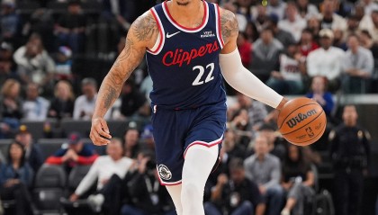 哈登：我会帮乔丹·米勒&amp;桑德斯处于成功位置 但功劳是他们自己的