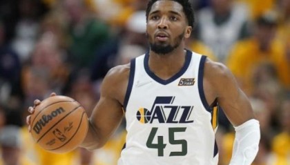 kaiyun体育-爵士目前无意交易米切尔 安吉期待他未来转型控卫