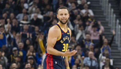 开运体育官网-坚持12人超长轮换的勇士 究竟在坚持什么？