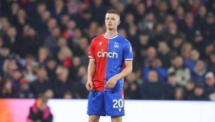 开云体育下载-7000万英镑！曼联抢水晶宫中场新星，利物浦切尔西加入争夺