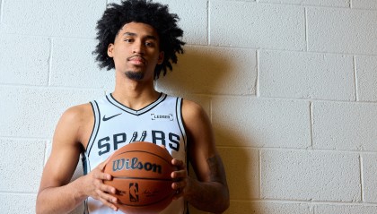 开运体育官网-拇指韧带撕裂！伤病专家：迪伦-哈珀此伤病术后恢复期平均54.3天