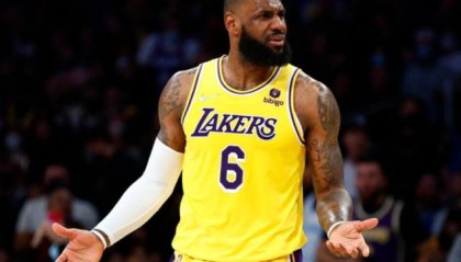 kaiyun体育-TA：湖管已对阵容失去信心 目标在休赛期扭转乾坤