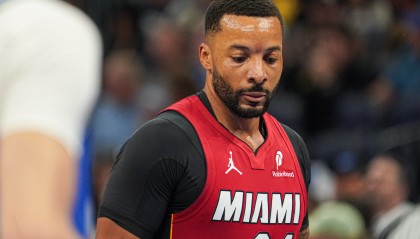 开云体育下载-有冷凝水导致比赛延期！鲍威尔：活久见 等待重新上场时也很煎熬