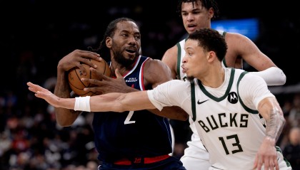 kaiyun体育-莱昂纳德28+5加兰15+6 快船轻取雄鹿两连胜