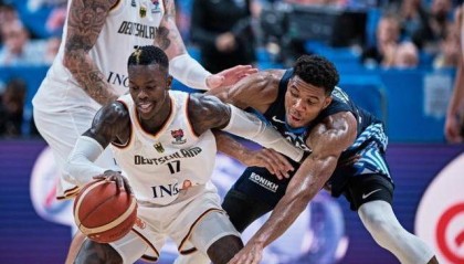 开云体育下载-欧锦赛持续闪耀新合同在望 这一次，施罗德赌对了