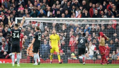 战略赌对难掩个人低迷，范戴克法老是红军全季缩影