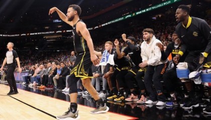 狂轰50分却遭客场溃败 勇士的调整何时才能到来？