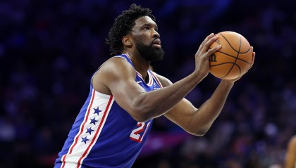 开云体育下载-状态真好！恩比德半场8中5&amp;6罚全中砍16分5板 正负值+24最高