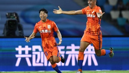 【中超】贾德松制胜球郑铮染红 泰山1比0浙江开门红