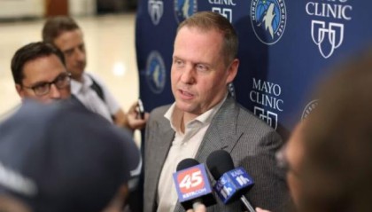 开云-赛季初表现不尽人意 狼队管理层仍对未来充满信心