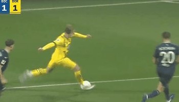 开云-主裁承认多特点球遭漏判：我很懊恼，感觉非常糟糕