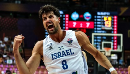 开云体育下载-杨瀚森队友！阿夫迪亚欧锦赛场均24.0分6.8篮板2.0助攻2.0抢断